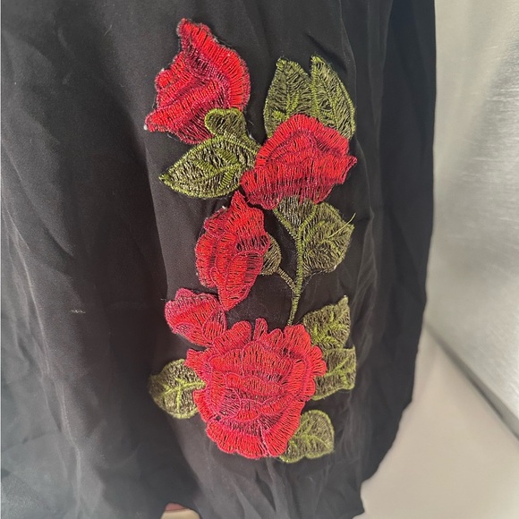 Alone and Sadie women’s thin blouse with embroidered patch. Size large - Picture 2 of 5